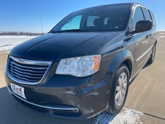 Used 2013  Chrysler Town & Country 4d Wagon Touring at Rooster Auto Sales near Vinton&comma; IA