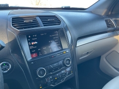 Used 2019  Ford Explorer 4d SUV 4WD XLT V6 at Rooster Auto Sales near Vinton, IA