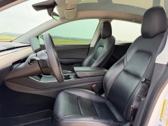 Used 2021  Tesla Model Y Long Range AWD at Rooster Auto Sales near Vinton&comma; IA