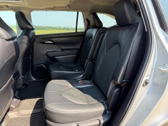 Used 2022  Toyota Highlander Hybrid XLE AWD at Rooster Auto Sales near Vinton&comma; IA