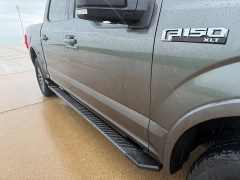 Used 2018  Ford F-150 4WD SuperCrew XLT 5 1&sol;2 at Rooster Auto Sales near Vinton&comma; IA