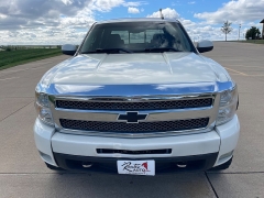 Used 2009 Chevrolet Silverado 1500 4WD Crew Cab LTZ at Rooster Auto Sales near Vinton, IA