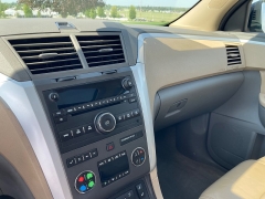 Used 2011 Chevrolet Traverse 4d SUV AWD LT2 at Rooster Auto Sales near Vinton, IA