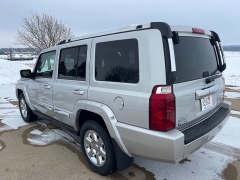Used 2007  Jeep Commander 4d SUV 4WD Limited HEMI at Rooster Auto Sales near Vinton, IA