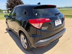 Used 2017  Honda HR-V 4d SUV AWD EX-L Navigation at Rooster Auto Sales near Vinton&comma; IA