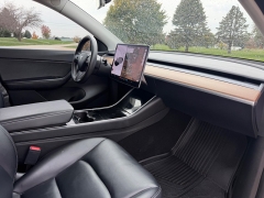 Used 2021  Tesla Model Y Long Range AWD at Rooster Auto Sales near Vinton&comma; IA