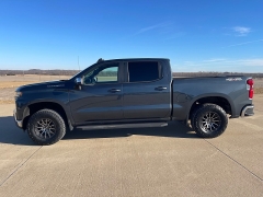 Used 2019  Chevrolet Silverado 1500 4WD Crew Cab LT at Rooster Auto Sales near Vinton&comma; IA