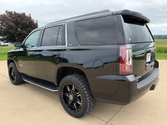 Used 2017  GMC Yukon 4d SUV 4WD SLT at Rooster Auto Sales near Vinton&comma; IA