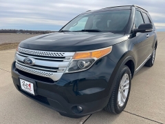 Used 2017  Ford Explorer 4d SUV 4WD XLT at Rooster Auto Sales near Vinton&comma; IA