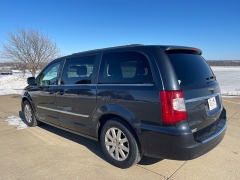 Used 2013  Chrysler Town & Country 4d Wagon Touring at Rooster Auto Sales near Vinton&comma; IA