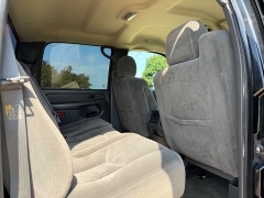 Used 2006  Chevrolet Silverado 2500 4WD Crew Cab HD LS at Rooster Auto Sales near Vinton&comma; IA