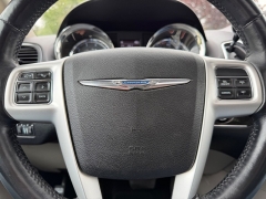 Used 2016  Chrysler Town & Country 4d Wagon Touring L at Rooster Auto Sales near Vinton&comma; IA