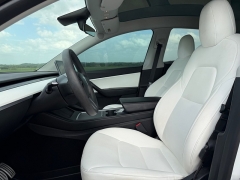 Used 2021  Tesla Model Y Performance AWD at Rooster Auto Sales near Vinton&comma; IA