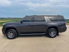 Used 2017 GMC Yukon XL 4d SUV 4WD Denali at Rooster Auto Sales near Vinton, IA