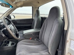 Used 2001  Dodge Dakota 4WD Reg Cab Sport at Rooster Auto Sales near Vinton&comma; IA