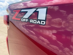 Used 2020 Chevrolet Silverado 2500 4WD Crew Cab High Country Dsl at Rooster Auto Sales near Vinton, IA