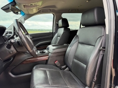Used 2017  GMC Yukon 4d SUV 4WD SLT at Rooster Auto Sales near Vinton&comma; IA