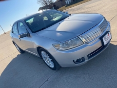 Used 2007  Lincoln MKZ 4d Sedan FWD at Rooster Auto Sales near Vinton&comma; IA