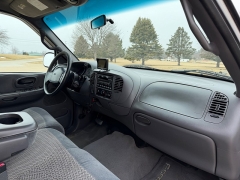 Used 2001  Ford F-150 4WD SuperCrew XLT at Rooster Auto Sales near Vinton&comma; IA