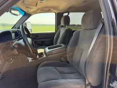 Used 2006  Chevrolet Silverado 2500 4WD Crew Cab HD LS at Rooster Auto Sales near Vinton&comma; IA
