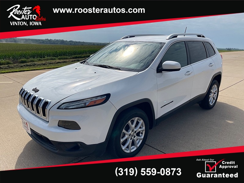 Used 2018  Jeep Cherokee 4d SUV FWD Latitude Plus I4 at Rooster Auto Sales near Vinton, IA