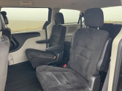 Used 2015  Dodge Grand Caravan 4d Wagon SXT at Rooster Auto Sales near Vinton&comma; IA