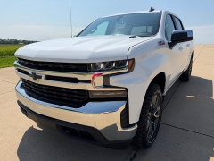 Used 2021  Chevrolet Silverado 1500 4WD Crew Cab 147" LT at Rooster Auto Sales near Vinton&comma; IA