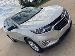 Used 2018  Chevrolet Equinox 4d SUV FWD LS at Rooster Auto Sales near Vinton, IA