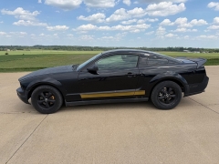 Used 2006  Ford Mustang 2d Coupe Premium at Rooster Auto Sales near Vinton&comma; IA