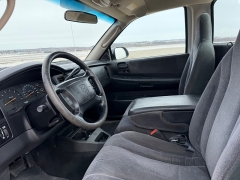 Used 2001  Dodge Dakota 4WD Reg Cab Sport at Rooster Auto Sales near Vinton&comma; IA