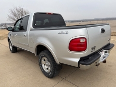 Used 2001  Ford F-150 4WD SuperCrew XLT at Rooster Auto Sales near Vinton&comma; IA