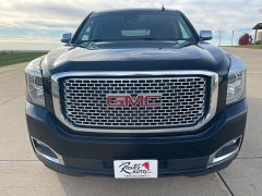 Used 2019  GMC Yukon XL 4d SUV 4WD Denali at Rooster Auto Sales near Vinton&comma; IA