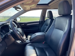 Used 2014 Toyota Highlander 4d SUV AWD XLE at Rooster Auto Sales near Vinton, IA