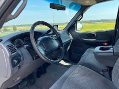 Used 2001 Ford F-150 4WD SuperCrew XLT at Rooster Auto Sales near Vinton, IA