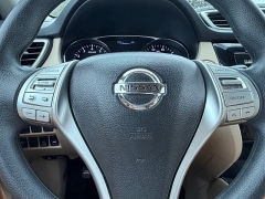 Used 2016  Nissan Rogue 4d SUV AWD SV at Rooster Auto Sales near Vinton&comma; IA