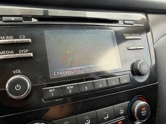 Used 2014  Nissan Rogue 4d SUV AWD SL at Rooster Auto Sales near Vinton&comma; IA