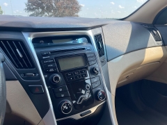 Used 2013 Hyundai Sonata 4d Sedan GLS at Rooster Auto Sales near Vinton, IA