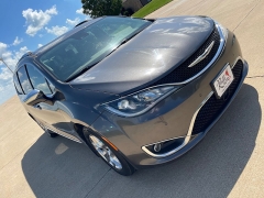 Used 2017 Chrysler Pacifica 4d Wagon Limited at Rooster Auto Sales near Vinton, IA