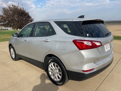 Used 2018  Chevrolet Equinox 4d SUV FWD LS at Rooster Auto Sales near Vinton, IA