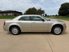Used 2006  Chrysler 300 4d Sedan Base at Rooster Auto Sales near Vinton&comma; IA