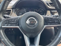 Used 2018 Nissan Rogue 4d SUV AWD SV at Rooster Auto Sales near Vinton, IA