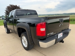 Used 2010  Chevrolet Silverado 1500 4WD Ext Cab LT at Rooster Auto Sales near Vinton&comma; IA