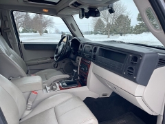 Used 2007  Jeep Commander 4d SUV 4WD Limited HEMI at Rooster Auto Sales near Vinton, IA