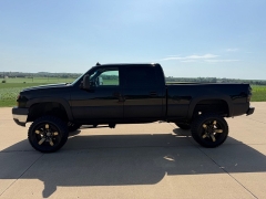 Used 2006  Chevrolet Silverado 2500 4WD Crew Cab HD LS at Rooster Auto Sales near Vinton&comma; IA