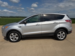 Used 2015  Ford Escape 4d SUV 4WD SE at Rooster Auto Sales near Vinton&comma; IA