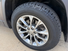 Used 2019  Jeep Cherokee 4d SUV 4WD Latitude Plus Altitude 2&period;4L at Rooster Auto Sales near Vinton&comma; IA