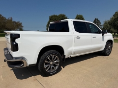 Used 2021  Chevrolet Silverado 1500 4WD Crew Cab 147" LT at Rooster Auto Sales near Vinton&comma; IA