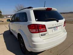 Used 2018  Dodge Journey 4d SUV FWD SE at Rooster Auto Sales near Vinton&comma; IA