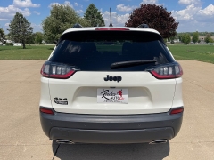 Used 2019 Jeep Cherokee 4d SUV 4WD Latitude Plus 3.2L at Rooster Auto Sales near Vinton, IA