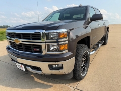 Used 2015  Chevrolet Silverado 1500 4WD Crew Cab LT Z71 at Rooster Auto Sales near Vinton&comma; IA